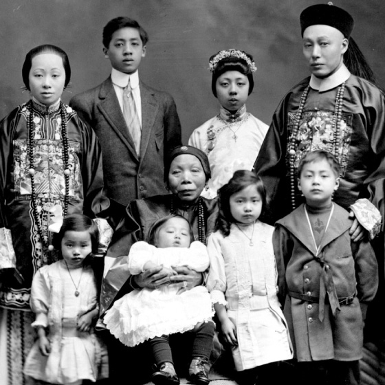 The growing Chinese Canadian family of Lee Mong Kow and Seto Chan Ann