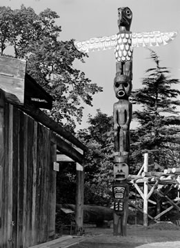 Kwakwaka’wakw (A’wa’et?ala) Pole in Thunderbird Park