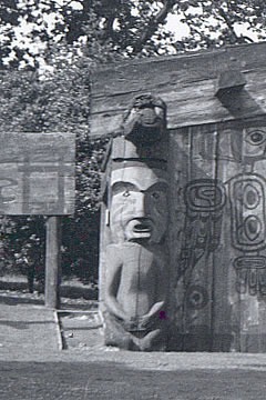 Poteaux de maison nuu-chah-nulth