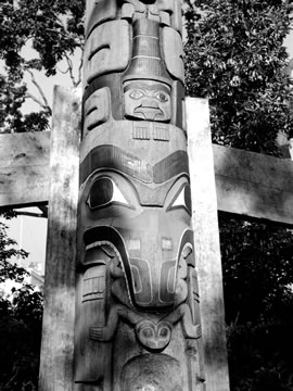 Poteau Haida dans le Parch Thunderbird