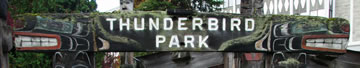 Portique affichant le nom du  parc Thunderbird